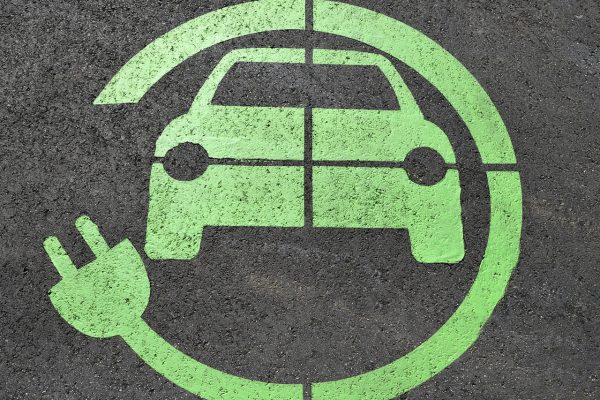 Detrazioni fiscali per auto elettriche e colonnine